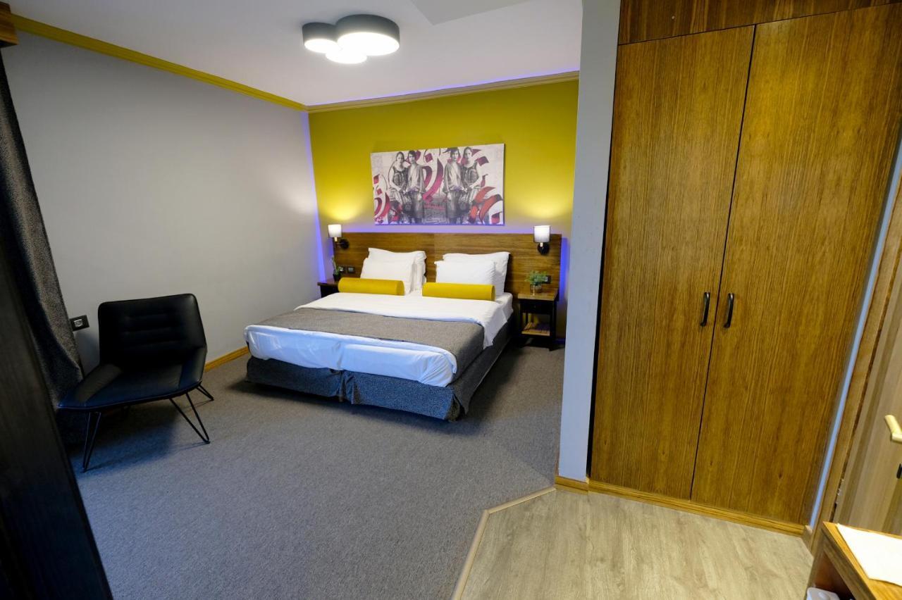 Royal Court Hotel Рамала Екстериор снимка