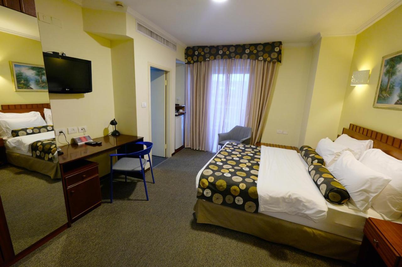Royal Court Hotel Рамала Екстериор снимка