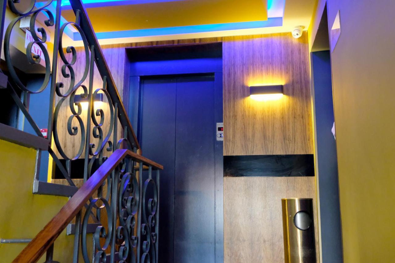 Royal Court Hotel Рамала Екстериор снимка