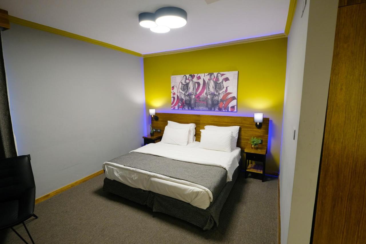 Royal Court Hotel Рамала Екстериор снимка