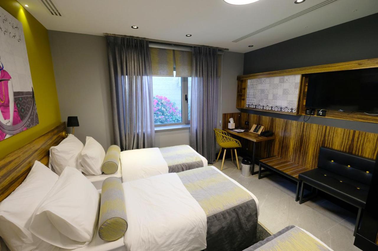 Royal Court Hotel Рамала Екстериор снимка
